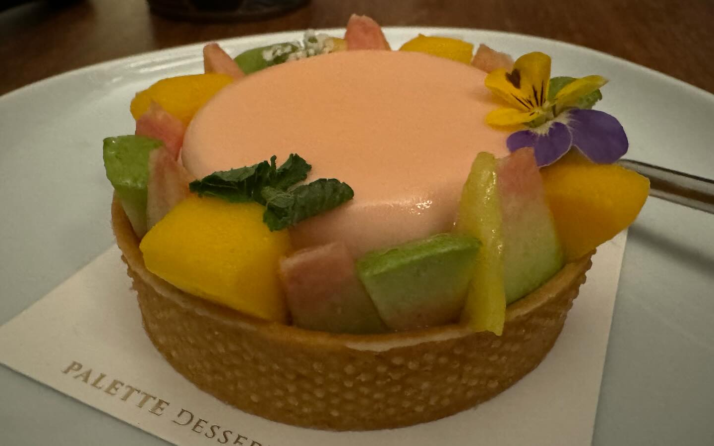 Enjoying Apple and Guava #tarts #appletart #guavatart #macaofoodie #macao (2)