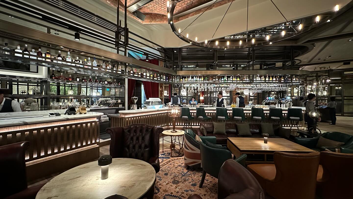 Grand opening of Gordon Ramsay Pub & Grill #Macau, the two signature dishes are on the… (2)