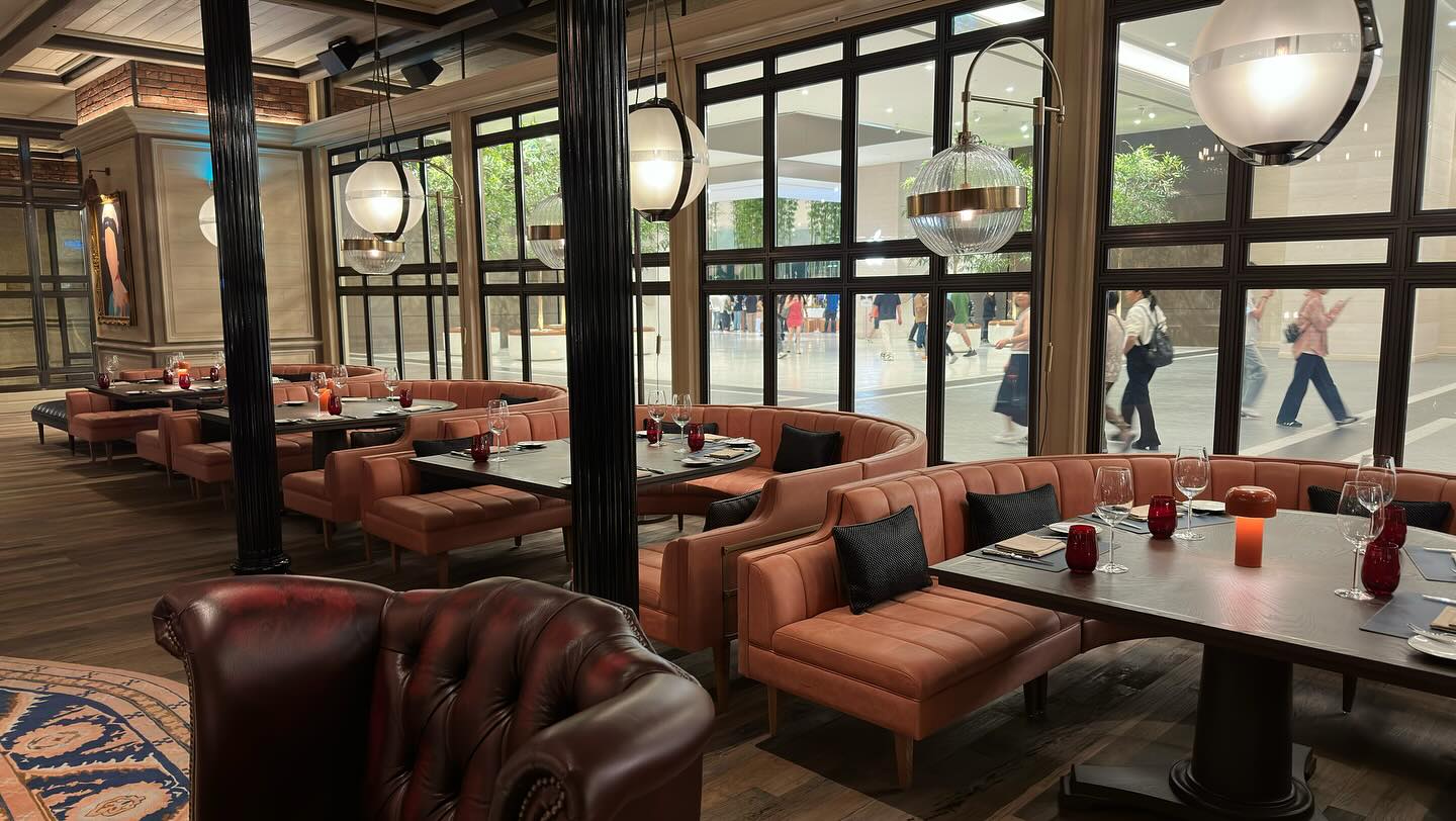 Grand opening of Gordon Ramsay Pub & Grill #Macau, the two signature dishes are on the… (3)