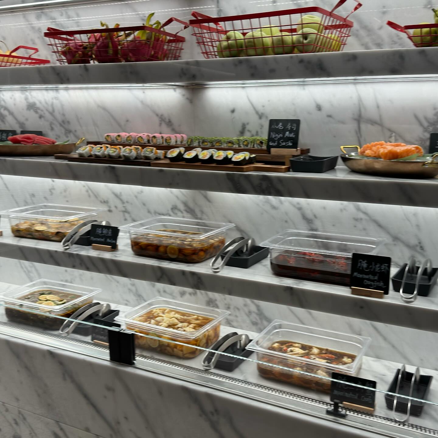 Lots of selection with live #lobsters cook to order. Everything are very fresh.… (8)