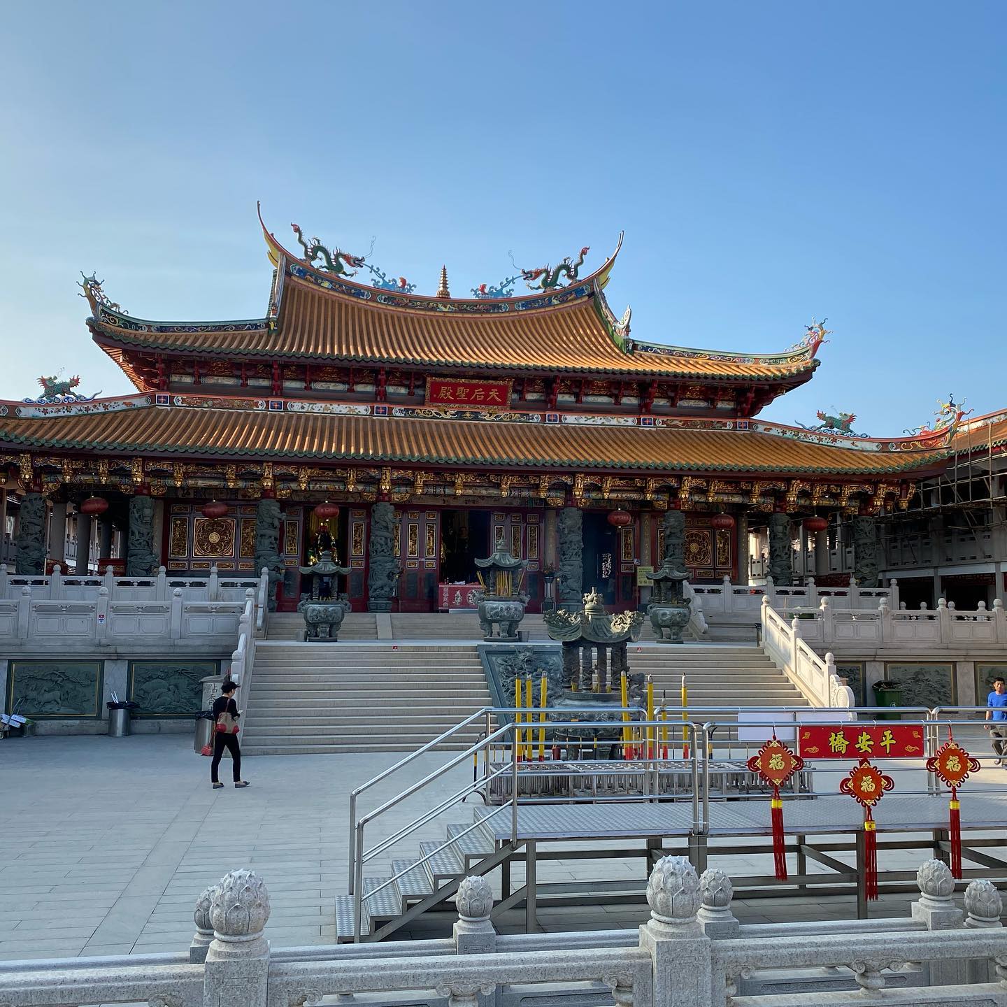 Exploring my neighborhood #temple #shotoniphone #shotoniphone11promax #coloane #macao (2)