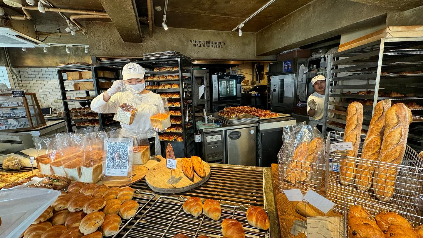 What a smell? I can get used to this #freshbread #truffle #bakery (3)