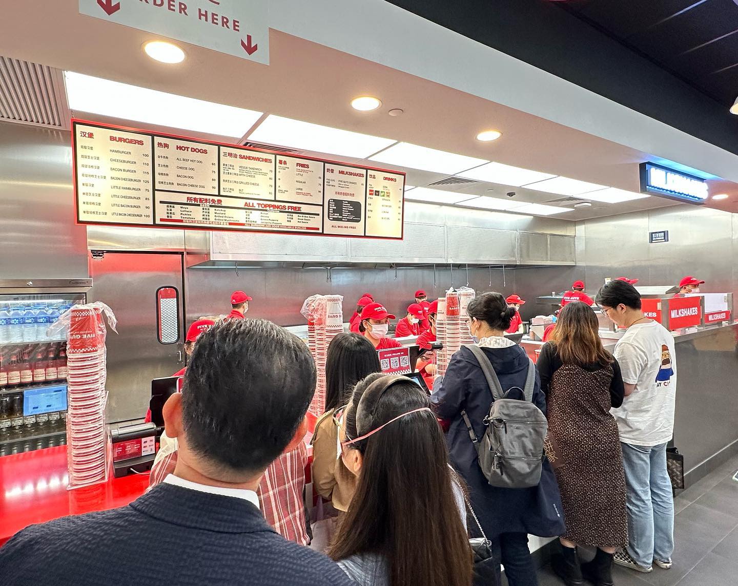 Giving @fiveguysmacau another try. This time an attempt to get the exact toppings on my… (2)