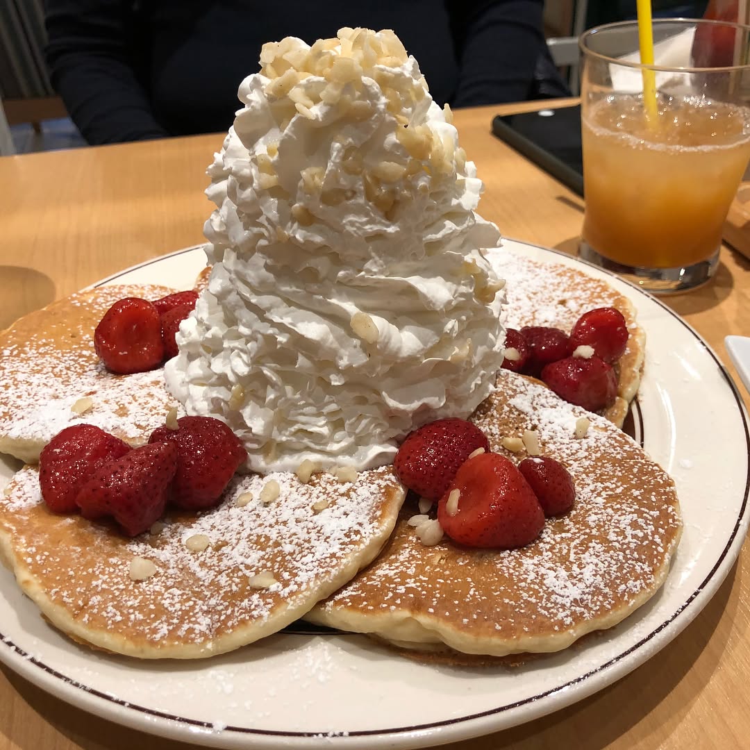 That pile of whip cream is at least 6 inches tall. (2)
