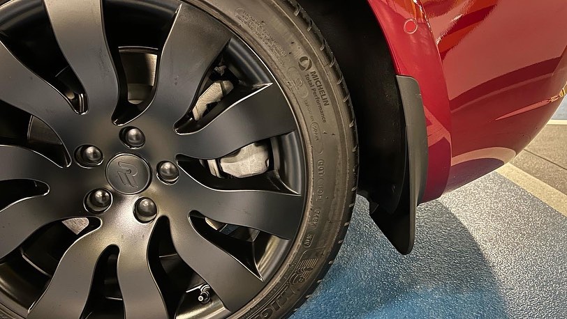 Not bad. Thank you @teslaccessories for making it so simple #TeslaAccessories #mudflaps… (2)