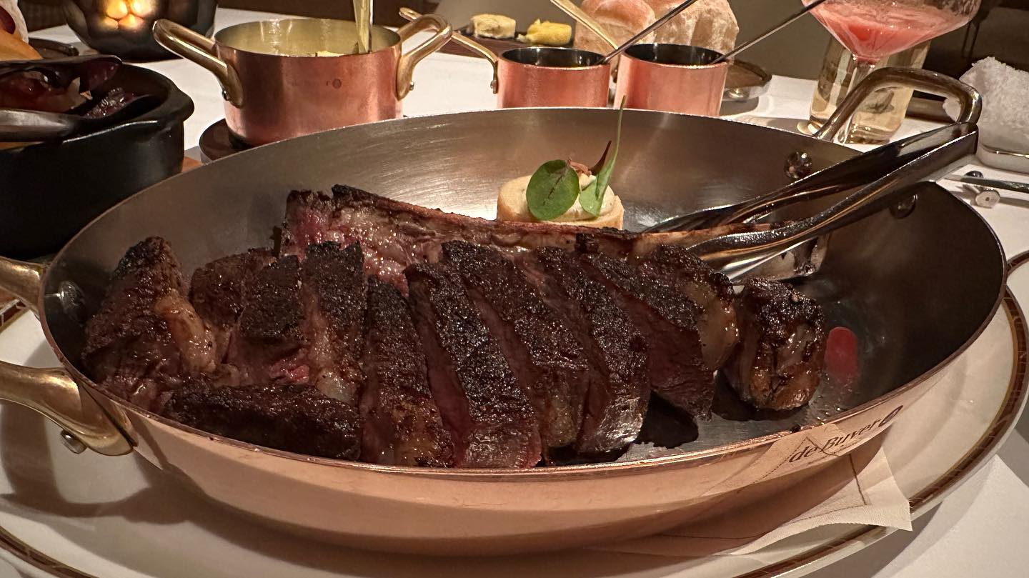 Thank you @heljoamaral for such an amazing meal as always. The smoke #pastrami is great… (5)