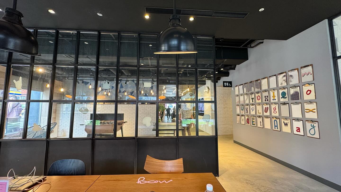 A fairly cool vibe #hotel in the #Kinshicho area of #tokyo #atthemoxy #atthemoxytokyo (6)