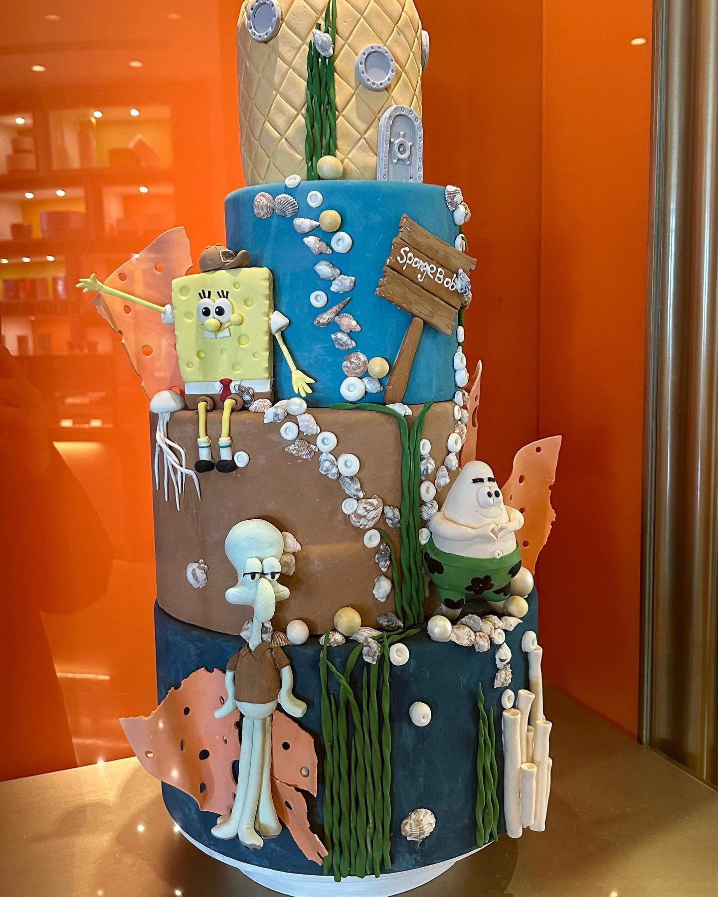 My walk about #macao #mandarinorientalmacau #dessert #cake #mango (3)