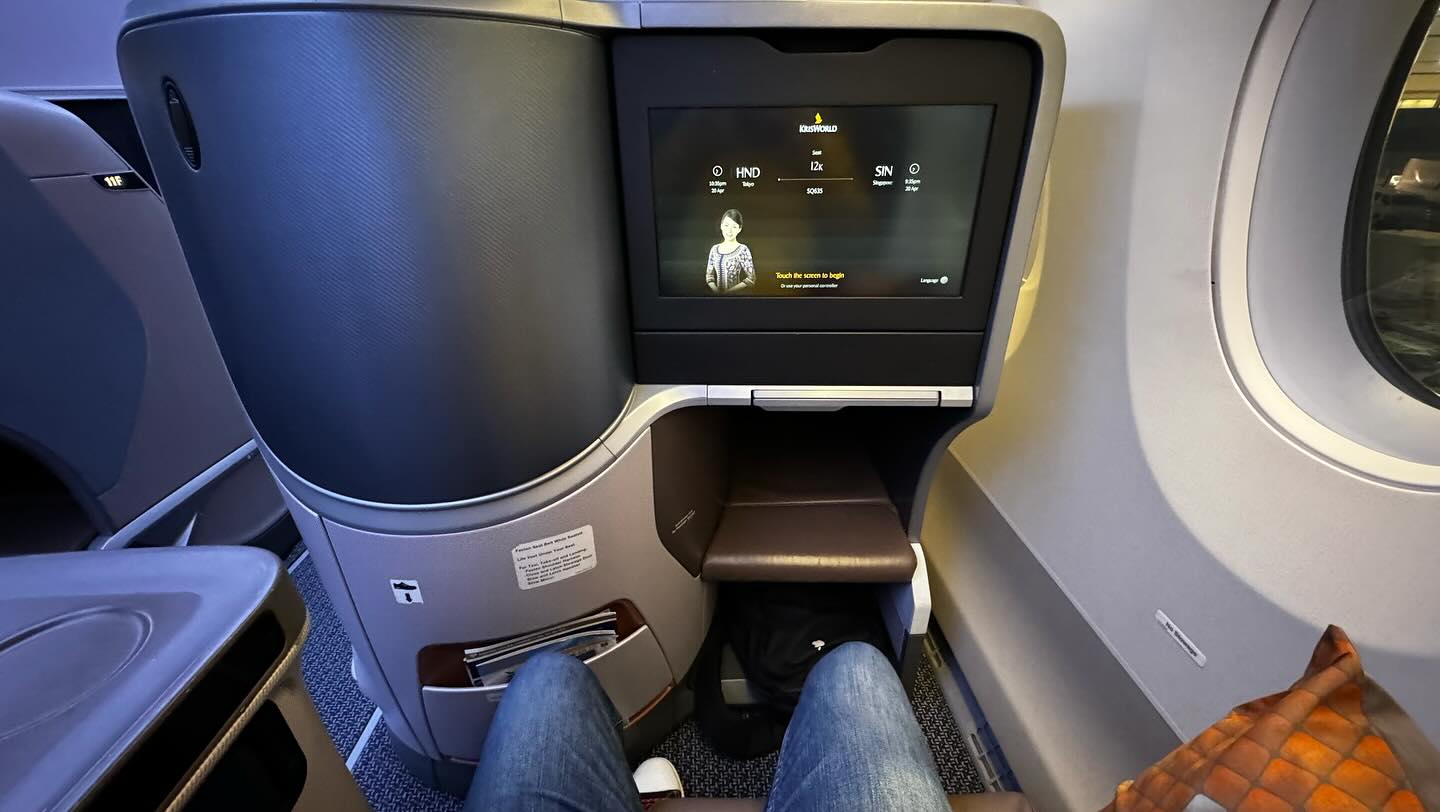 Almost home #singaporeairline #businessclass #airbus350900 (2)