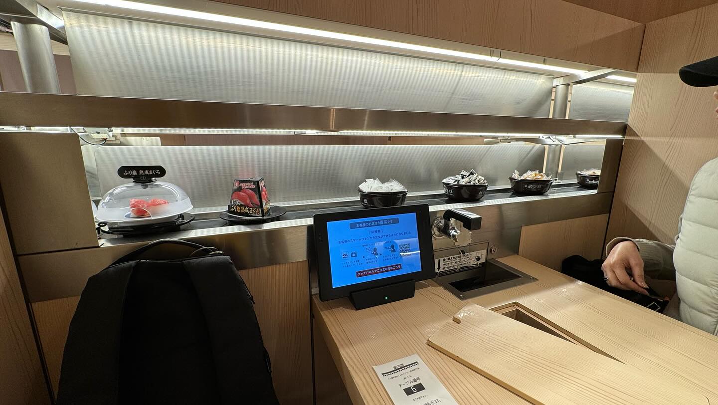 Starts with some $ すしbefore finding some good quality and fresh #sushi at #kurasushi… (6)
