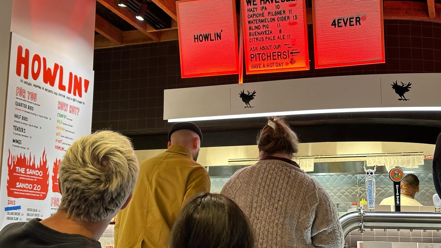 WOW! Excellent recommendation. Incredible #Nashville style fried #chicken. Worth the… (4)