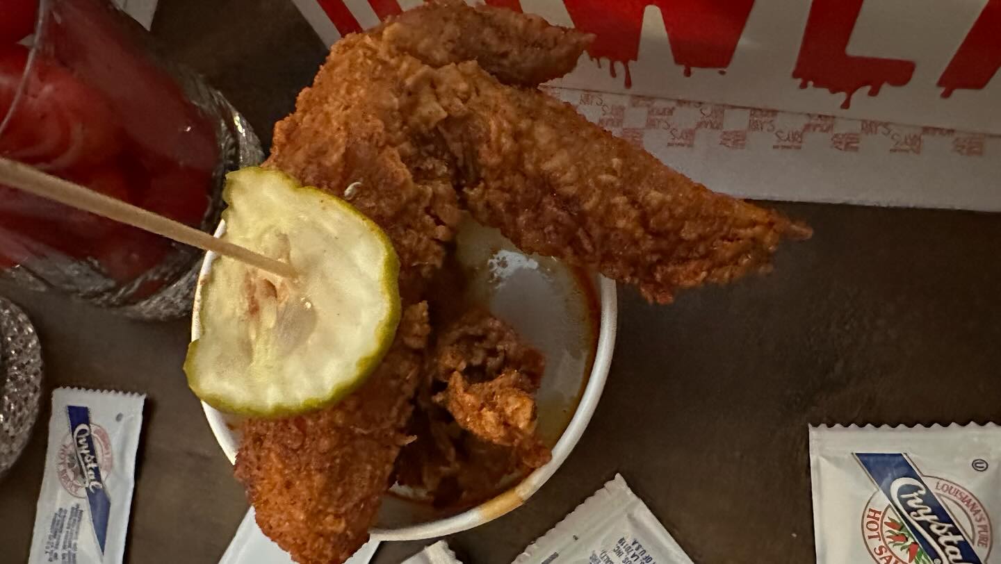 WOW! Excellent recommendation. Incredible #Nashville style fried #chicken. Worth the… (8)