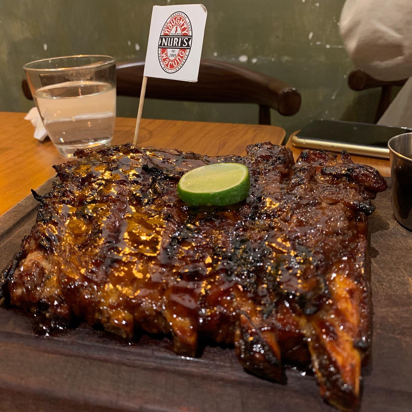 Very good ribs. Many craft beer (6)