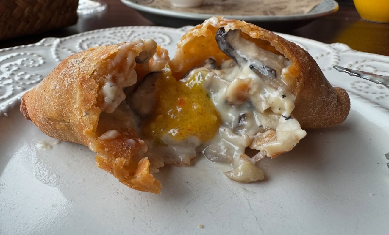 Impressive #argentiniansteakhouse #ribeye 600g with Mushrooms and Cheese #Empanada. The… (3)