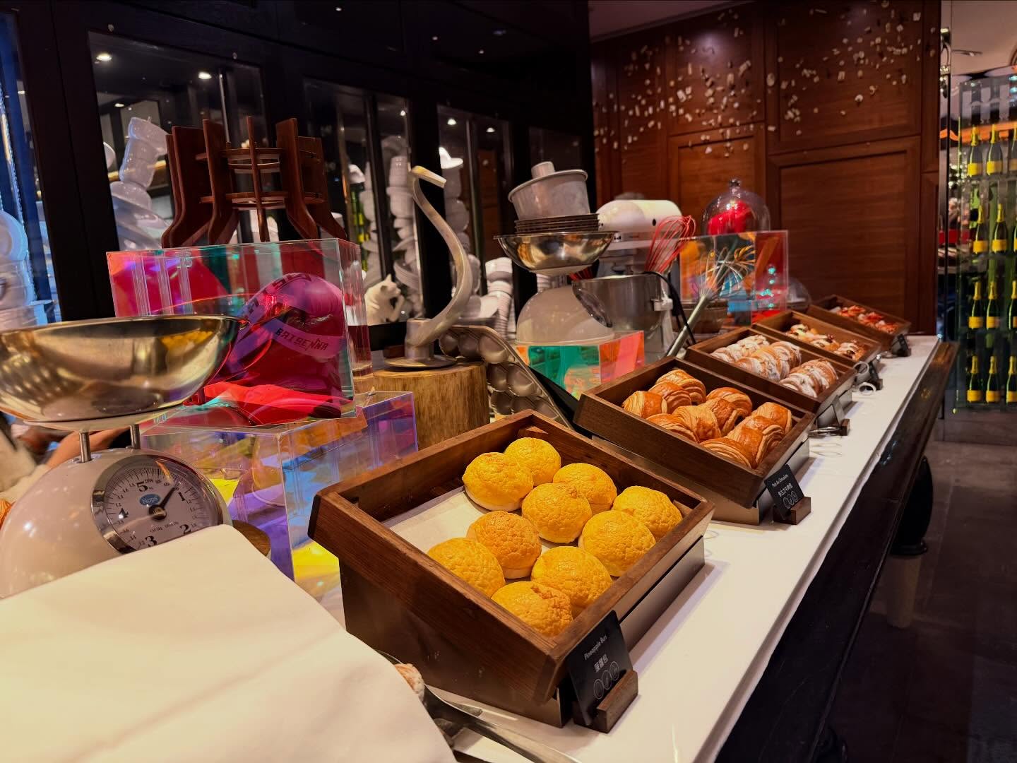Breakfast buffet @whongkong Must say this is much fancier place than @wmacaustudiocity.… (3)