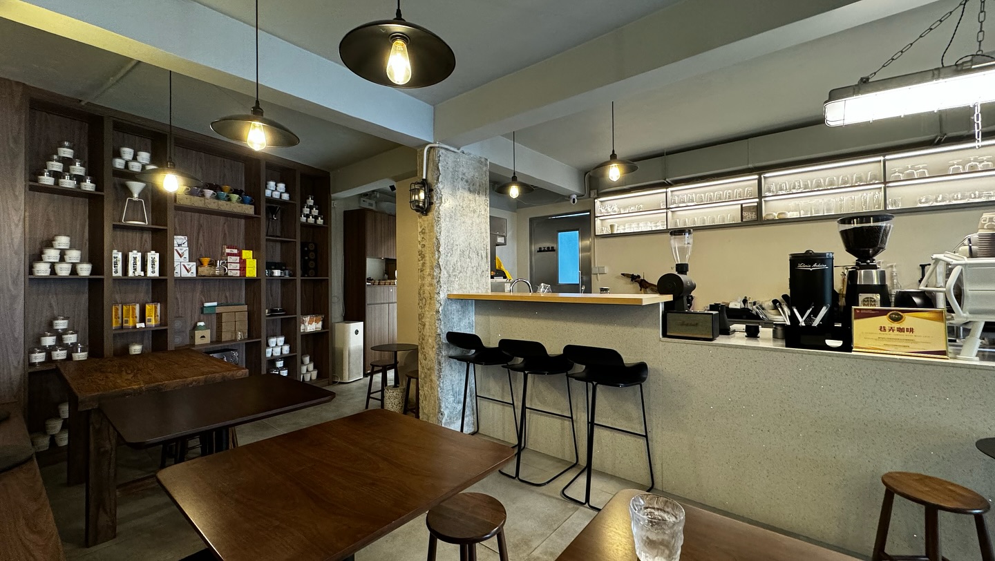 First time experiencing their breakfast with home made bread and healthy cold pressed… (3)
