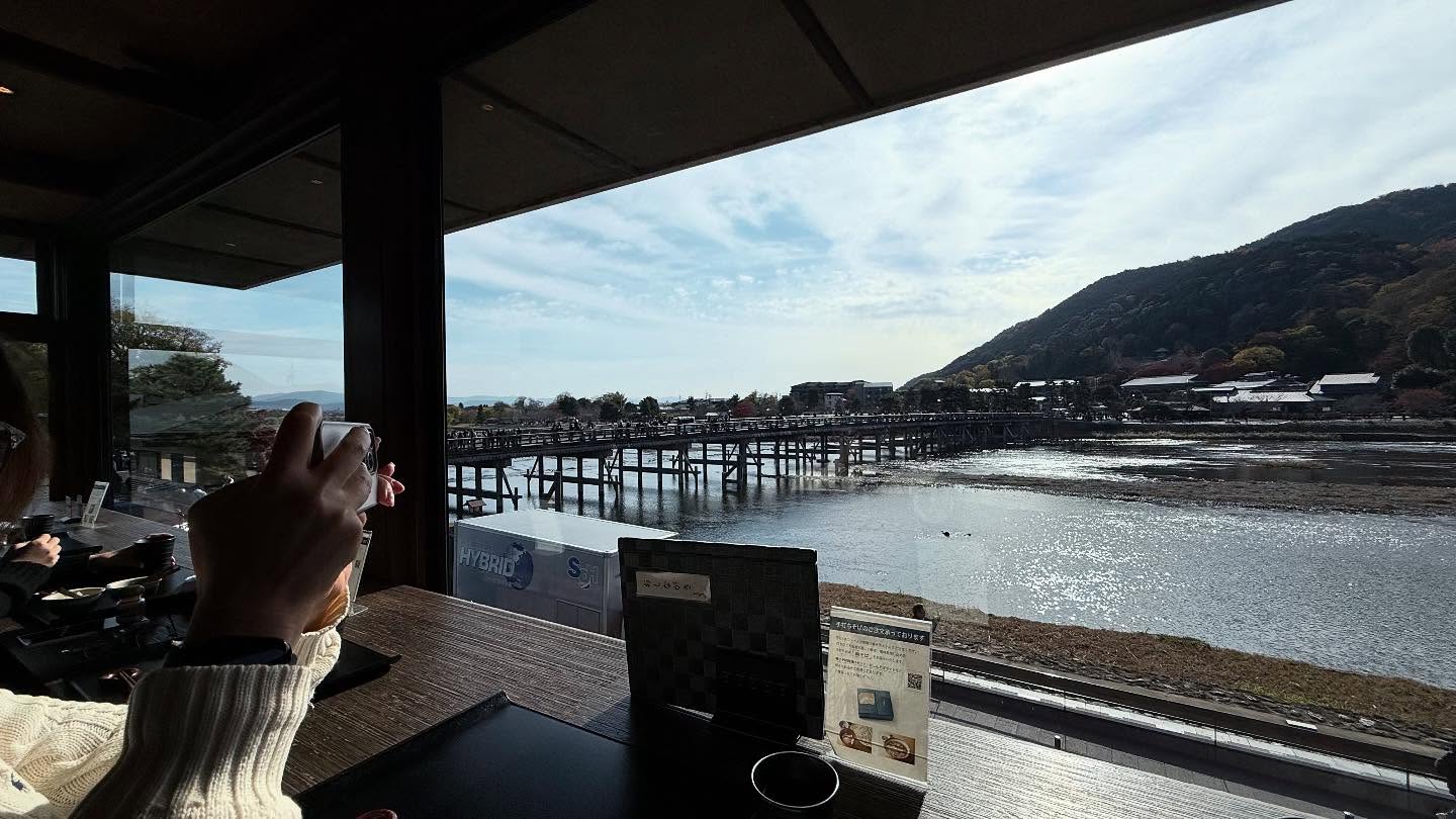 A nice #Soba place with a great view of the #arashiyamariver Be sure to get there early… (6)
