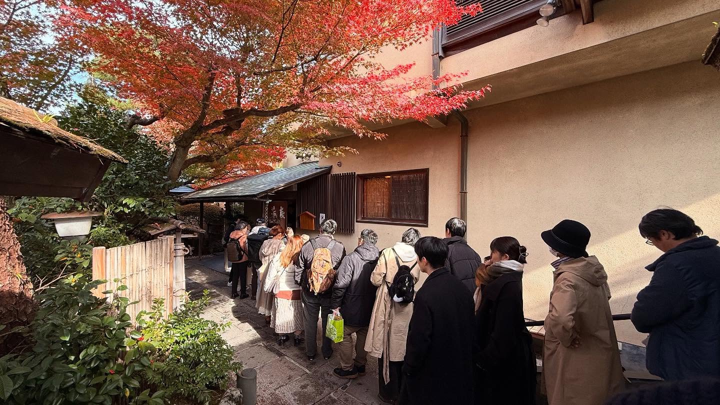 A nice #Soba place with a great view of the #arashiyamariver Be sure to get there early… (7)
