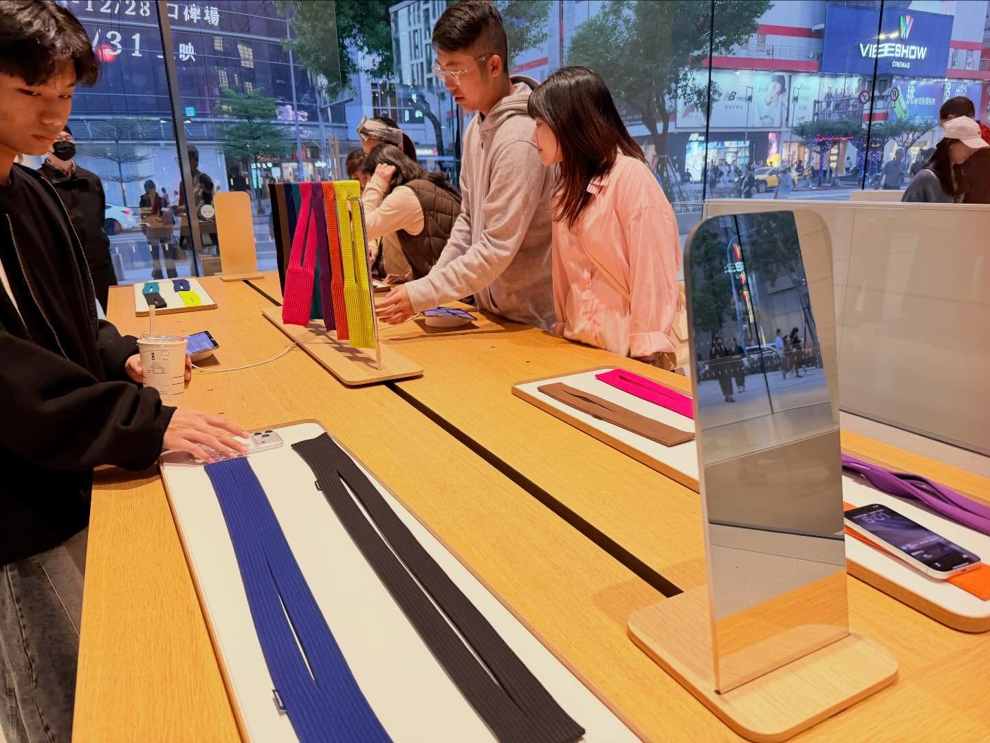 A beautiful store. Showing off the iPhone Pockets (3)