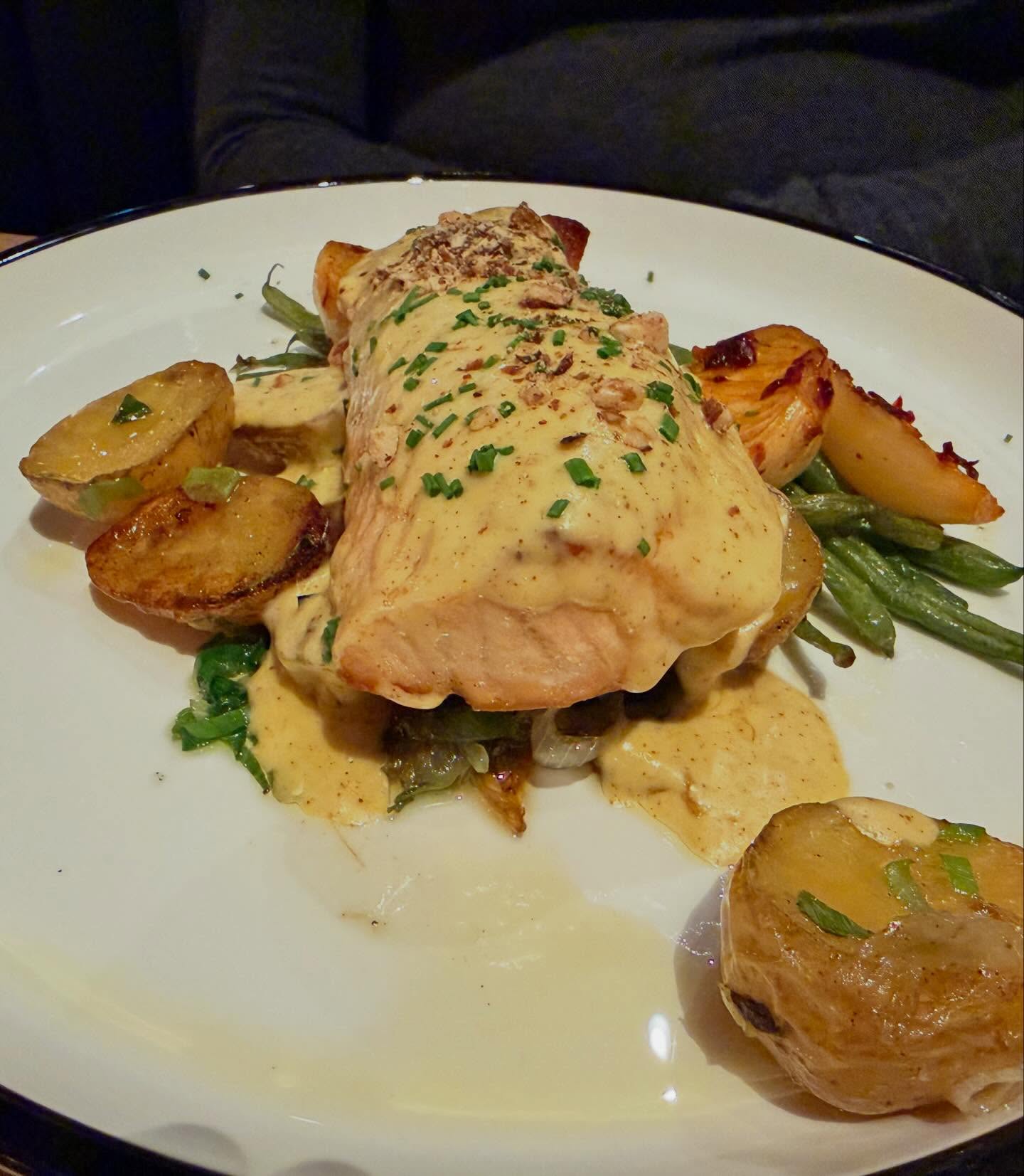 Hot meal with good service and sides (2)
