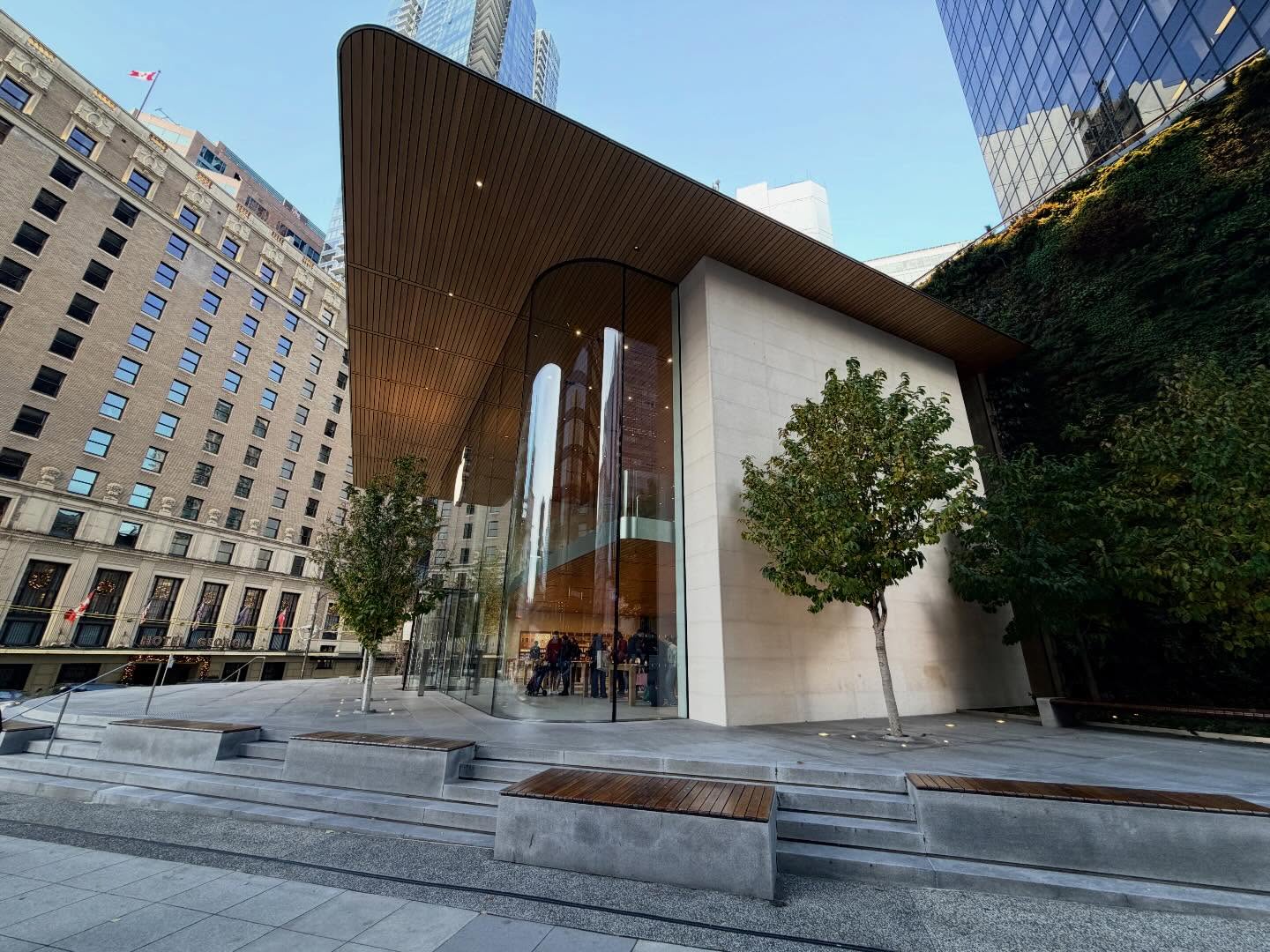 #AppleStore #vancouver_canada (2)