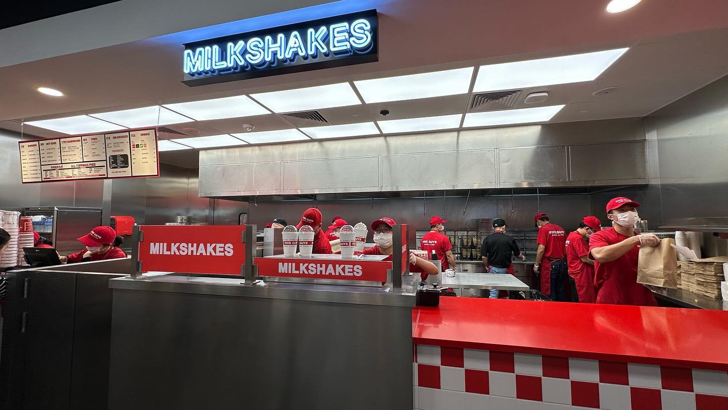 @fiveguysmacau finally arrives in #Macao. Happy to say the quality has been maintained.… (2)