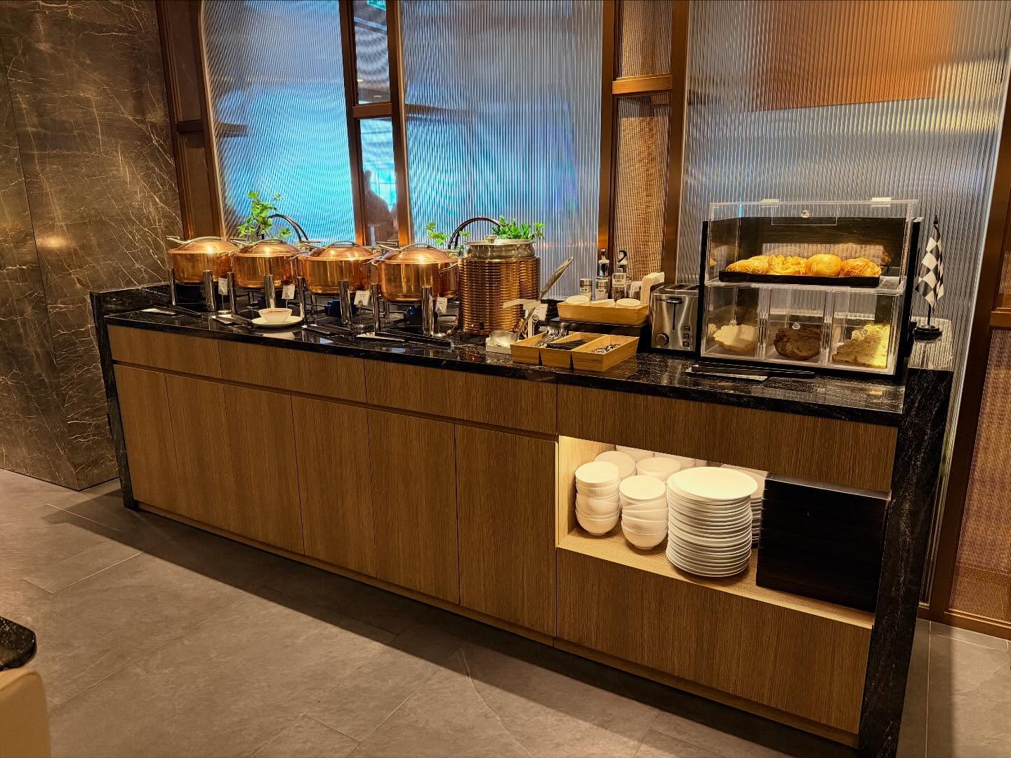 Plaza Premium First buffet at MFM